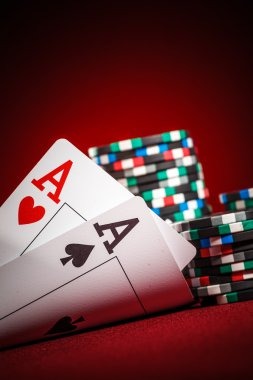 Slot spin interface with bonus highlights